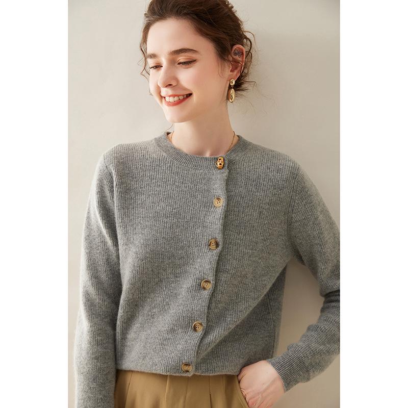 Women's Cashmere Sweater Cardigan - Warm, Stylish, Loose-Fit for Autumn Winter