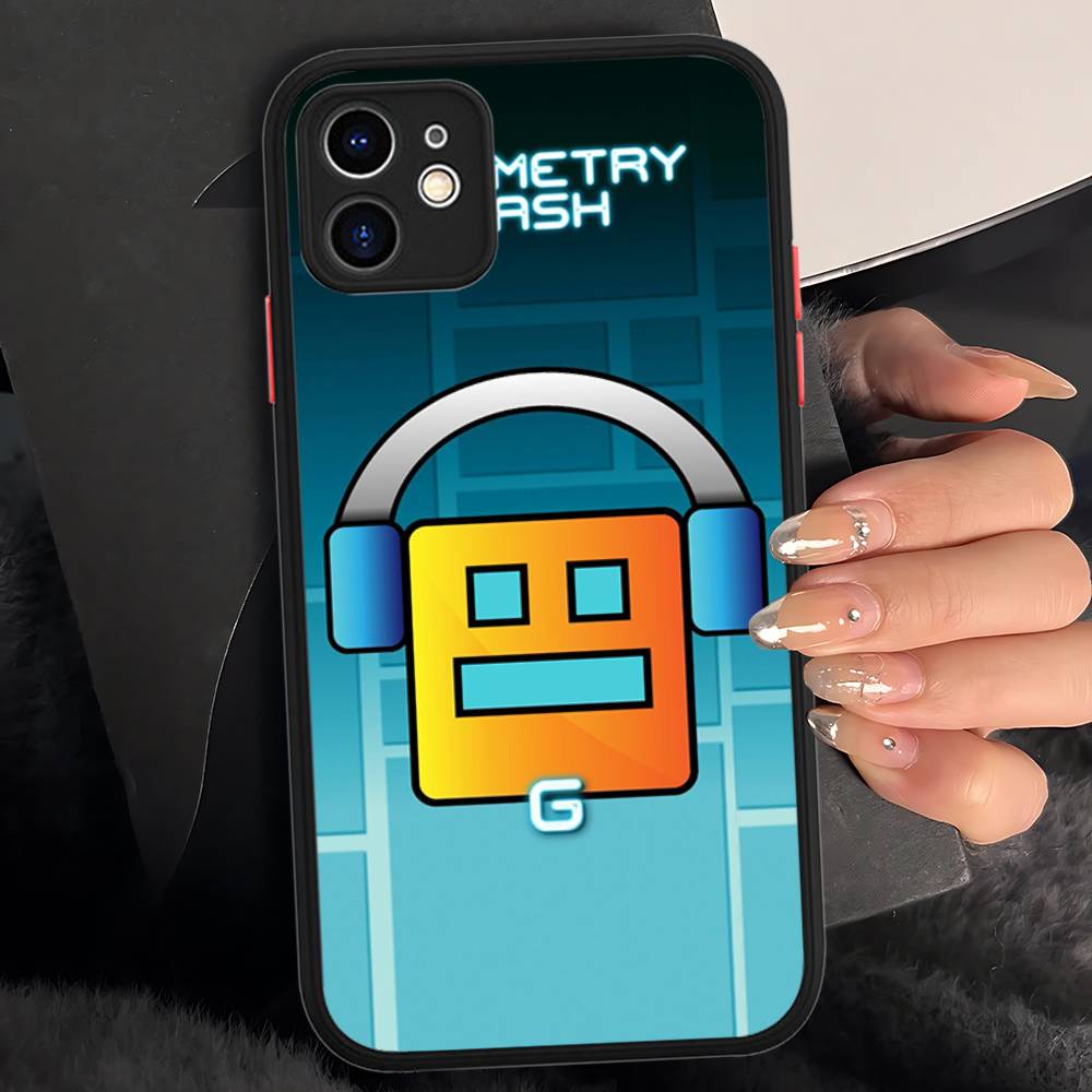 Cover per Telefono Opaca Traslucida Geometry Dash Per iPhone 15 16 Pro Max 11 12 13 14 XS XR X Plus 16E