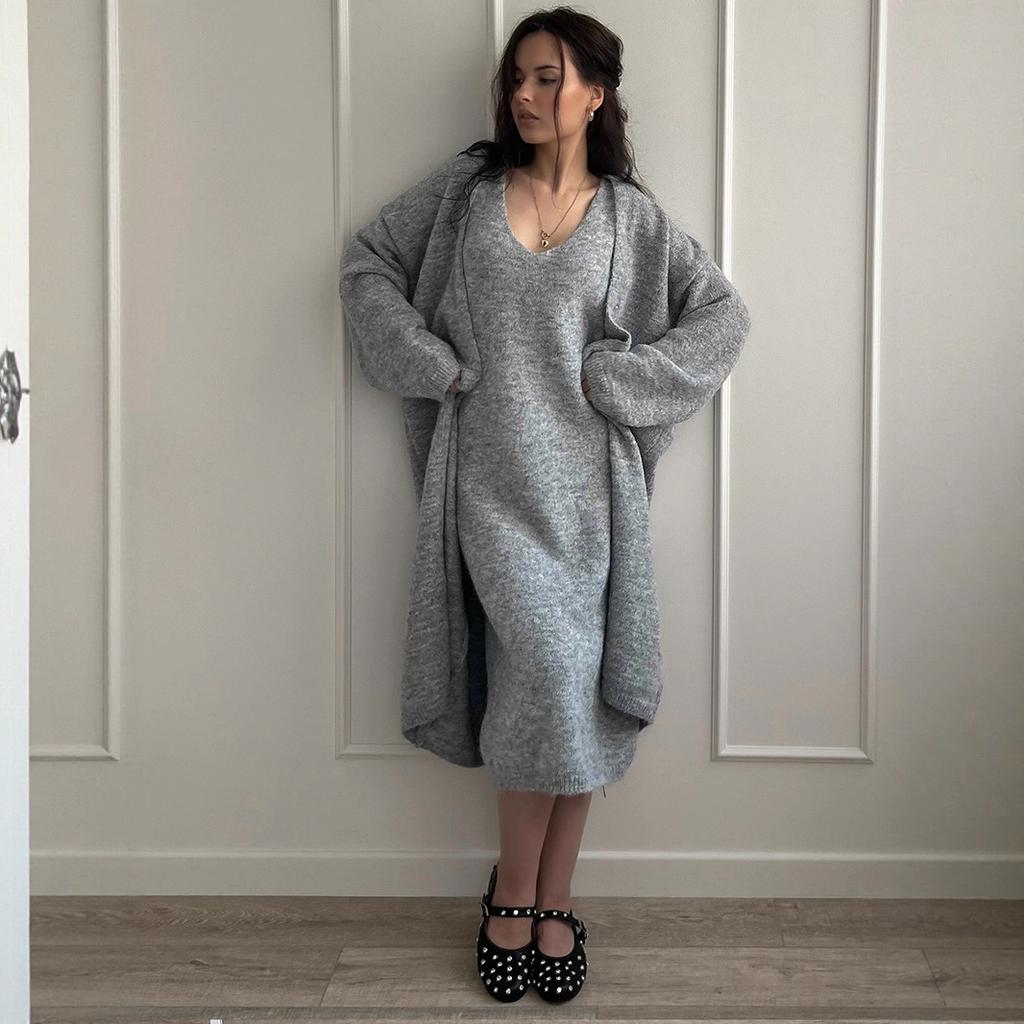 2026 Autumn and Winter European and American Style Hot-selling Sweater Set Women's Loose Extended Version Thickened Cardigan + V-neck Vest Skirt
