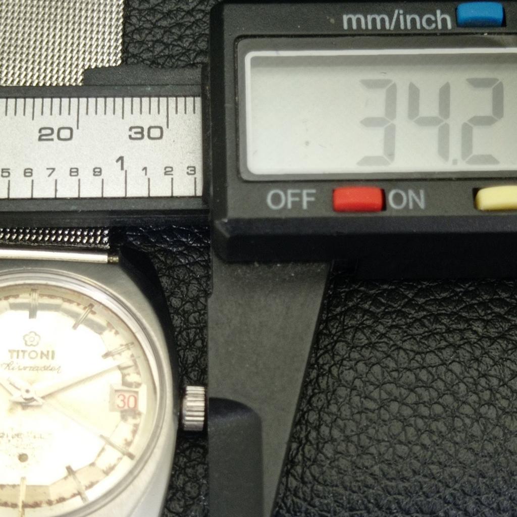 VINTAGE TITONI AIRMASTER TITOFLEX 2409 SWISS MENS ORIGINAL DIAL WATCH a700332-5 R202-a700332