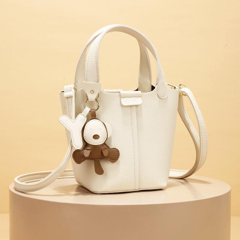

Fashion-forward Large Capacity Bucket Handbag Urban Chic Design Versatile Tote Bag For Women