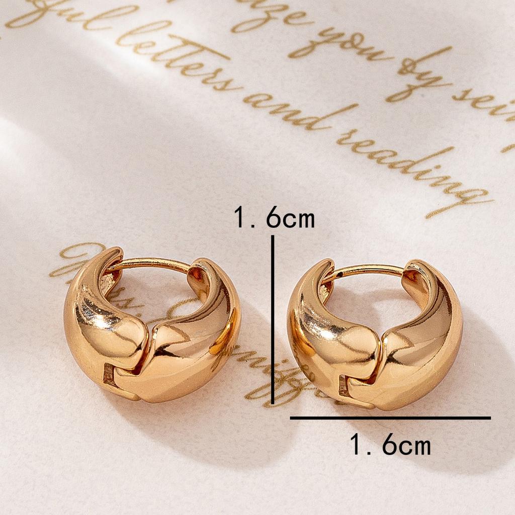 New Smooth Geometric Ear Buckle Simple Temperament Versatile Earrings