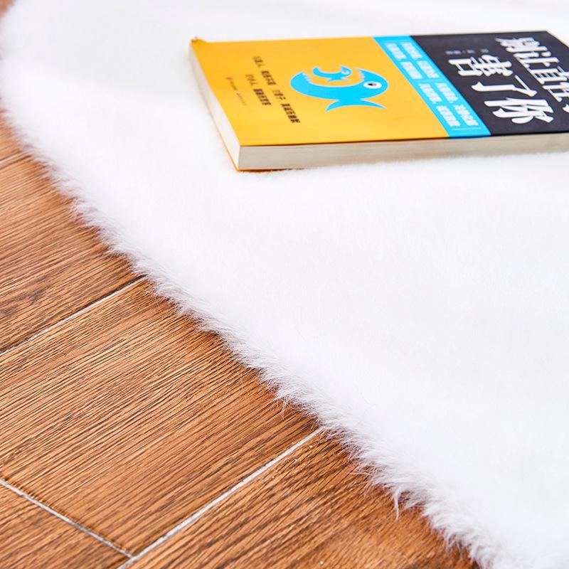 European Style Faux Rabbit Fur Carpet - Modern, Simple Short Pile Velvet Floor Mat for Home Entrance.