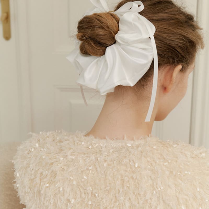 

CARRY BARRETTE Dream Ballerina Scrunchie Ivory