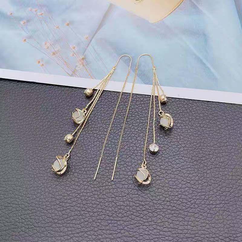 Korean Cat's Eye Dangle Earrings: Trendy, High-End Women's Silver Needle Ear Line