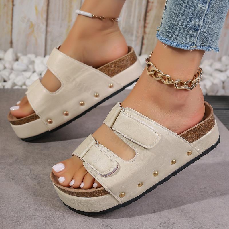 Women Slippers Flats Platform Sandals Female Summer New Designer Studded Beach Slippers Casual Flip Flops Home Slides