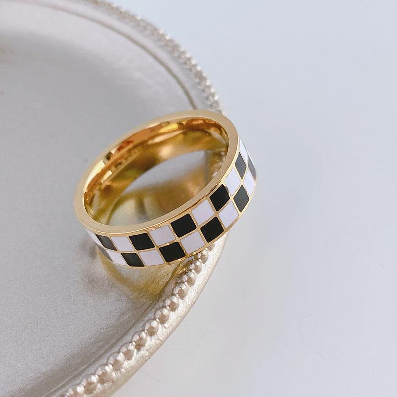 Titanstahlring für Damen, Schwarz-Weiß-Schachbrettmuster, Leichter Luxus, Gleicher Stil, Trendiger Zeigefinger, Koreanisch
