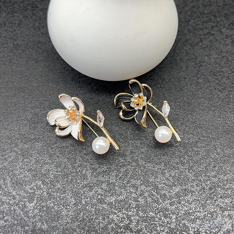 Exquisite Enamel Flower Brooch, High-end, Sophisticated, Niche-style Hairpin, Accessory for Clothing.