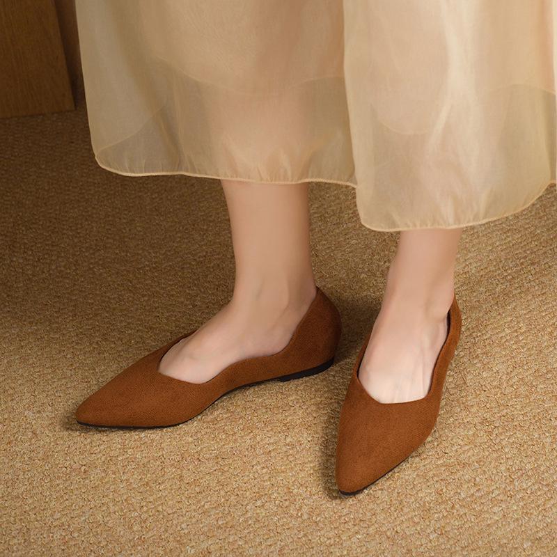 New four-season suede flat-heeled work ladyshoes independent station Korean version of foreign trade large size pointed flat bottom shallow mouth sing