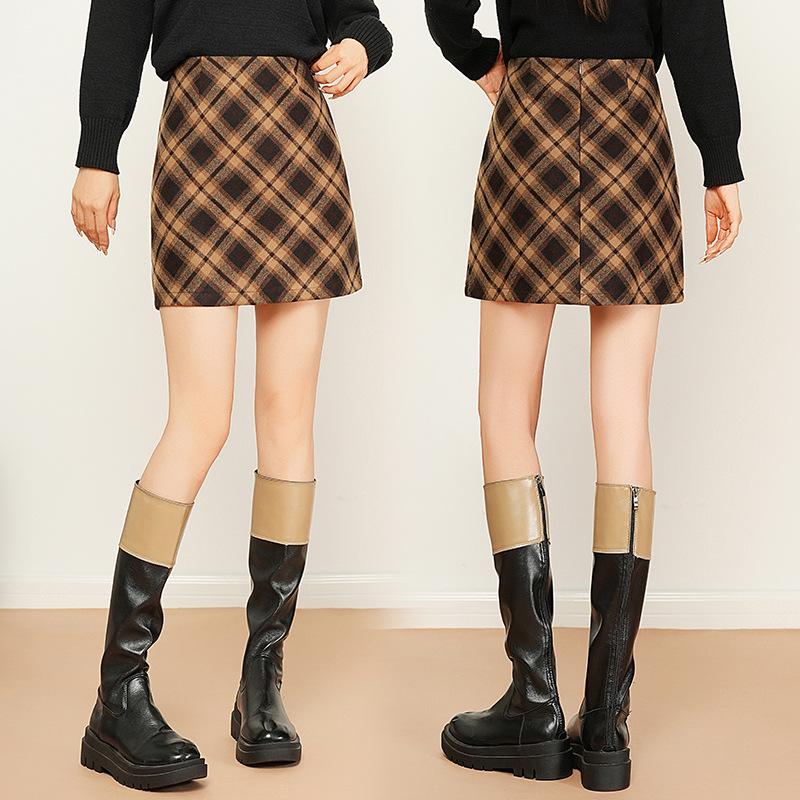 Autumn/Winter 2025 Plaid Wool A-Line Pencil Skirt - Warm, Stylish, and Comfortable with Slit