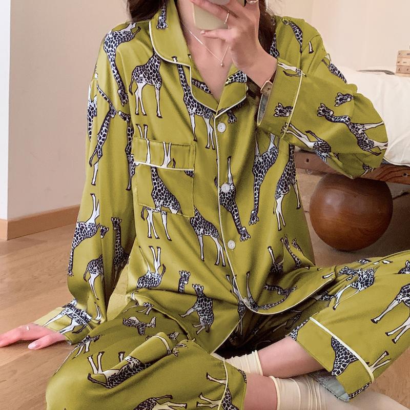 Women S Pajamas High-End Ice Silk Retro Animal Illustration Fashion Casual Cardigan Loungewear Set M