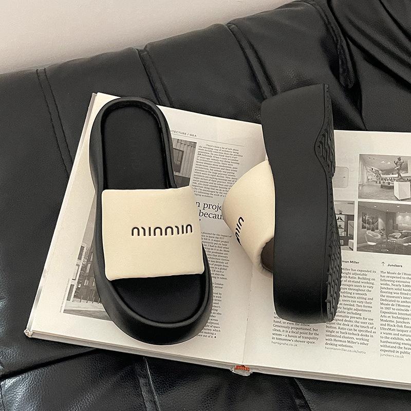 

Stylish, simple and versatile thick-soled height-increasing cool slippers for women s 2025 summer new versatile outer wear letter one-word slippers 40 бежевый