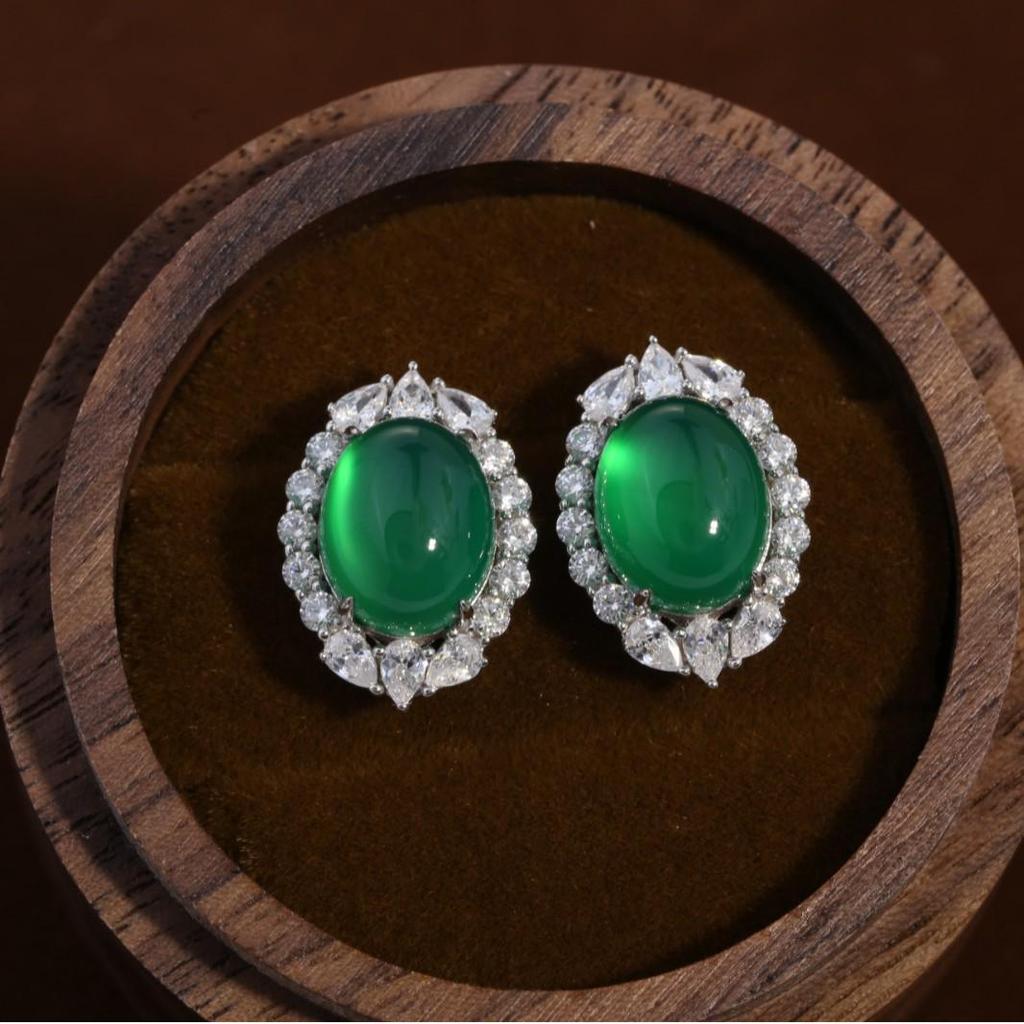 Elegant Green Chalcedony Stud Earrings: Versatile Classic Style