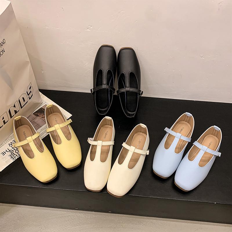 Fashion Ladies Flat Shoes in The Summer of 2025, The Fashion and Leisure Flat Buckle Non-slip Waterproof Flat Sandals Indoor Work Shoes.