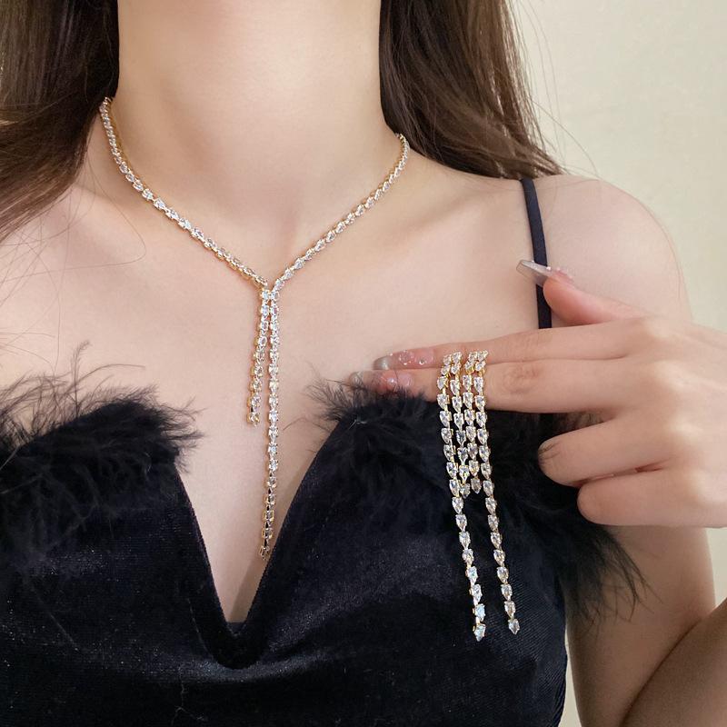 2pcs Set Exquisite Luxury Sparkle Geometric Full Rhinestone Necklace Earrings for Women Bride Wedding Designer Jewelry Sets Gift