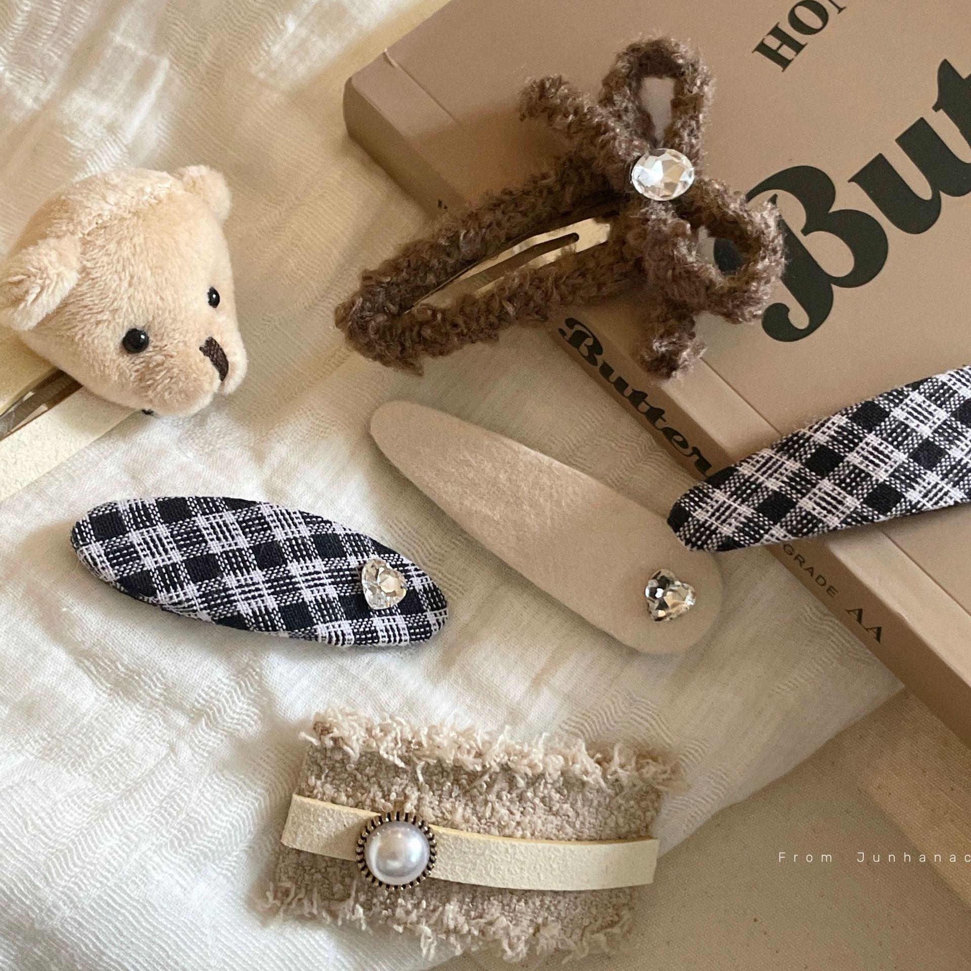 

Brown Retro Plaid Heart Rhinestone Baby Hair Clips