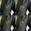 Broche Argentée à Rivets et Pompons Européenne & Américaine: Broche Trombone Argenté Froissé pour Femmes