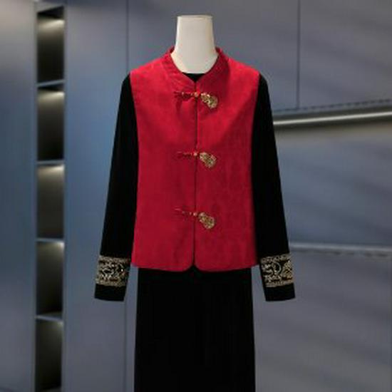 

2026 Chinese Style Trendy Suit for Mom: Spring & Autumn Three-Piece Set (Top, Vest, Jacket) for Middle-Aged & Elderly Women XL червоний