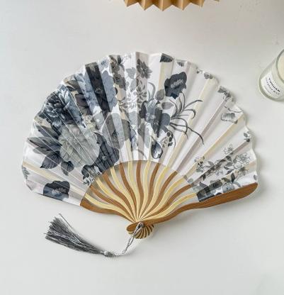 Traditional Folding Hand Fan Shell Style Small Portable Folding Fan Classic Chinese Style Folding Fan with Tassel Single Pack OPP Bag One Size