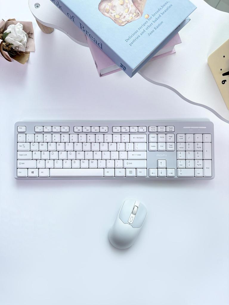 Wireless Silent Keyboard 104 Keys - Multi-System Compatible Office Keyboard for Laptops