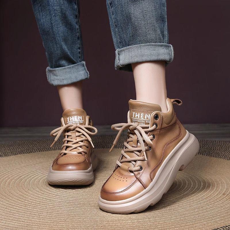 Women's Retro Genuine Leather Ankle Boots - Warm, Versatile, Thick Sole, Casual British Martin Style for Autumn and Winter.