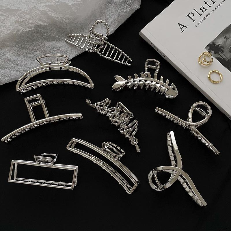 Hollow Out Geometric Metal Hair Claw Vintage Hair Clips For Women Girl Fashion Headband Hairpins Crab Hair Clip Hair Accessories