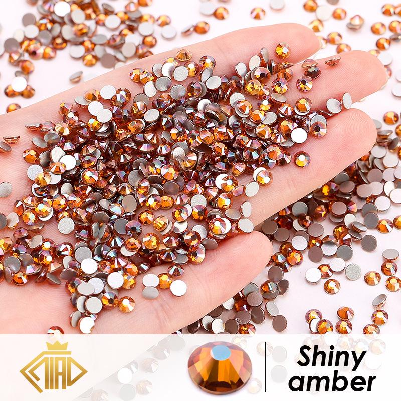 Pujiang Crystal Rhinestone Skleněné ploché dno Diamond Oblečení Doplňky Kulatý vrták na nehty DIY Náušnice Taška Samolepka Vrtačka