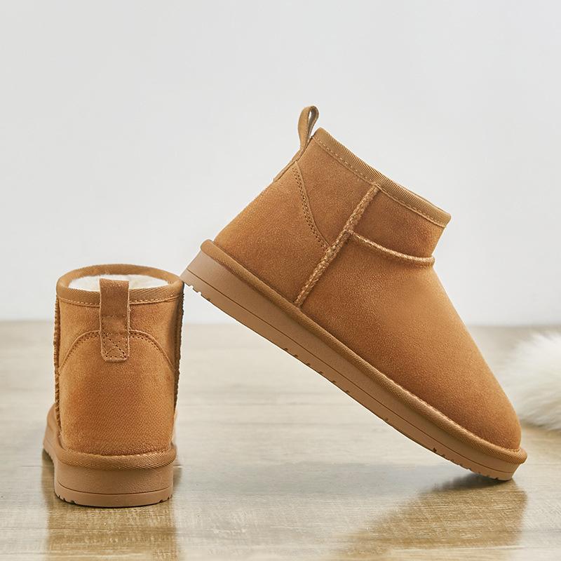 

Snow boots women s 2025 new star same short tube piled thickened warm bread shoes Northeast large cotton shoes 35