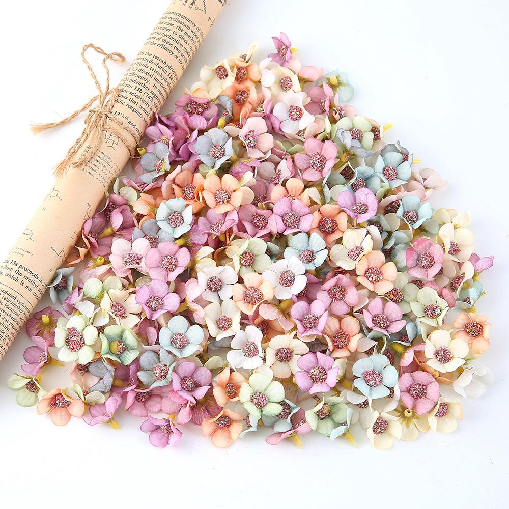 50/100 Stück Mini Gänseblümchen Künstliche Blumenköpfe Seide DIY Bilderrahmen Foto Requisiten Heimdeko Muttertag Hochzeit Dekoration