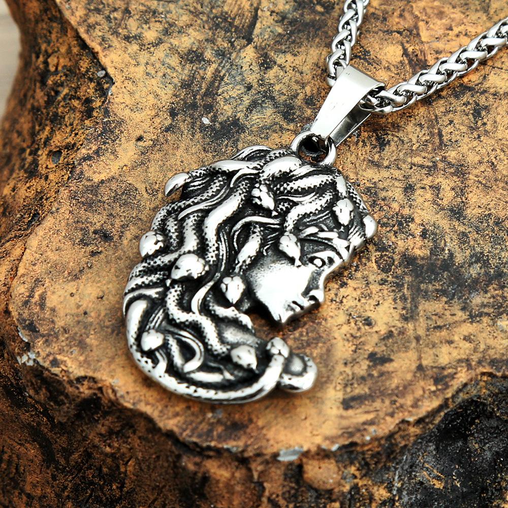 Stainless Steel Greek Mythical Snake Hair Medusa Necklace Vintage Titanium Steel Snake Demon Pendant Pendant Pendant