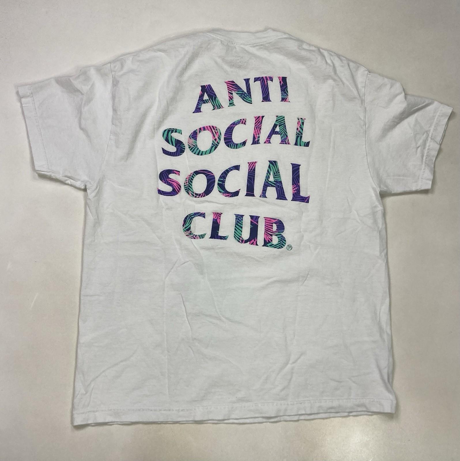 Anti Social Social Club ASSC Kiss The Wall Graphic T-shirt Men XL S