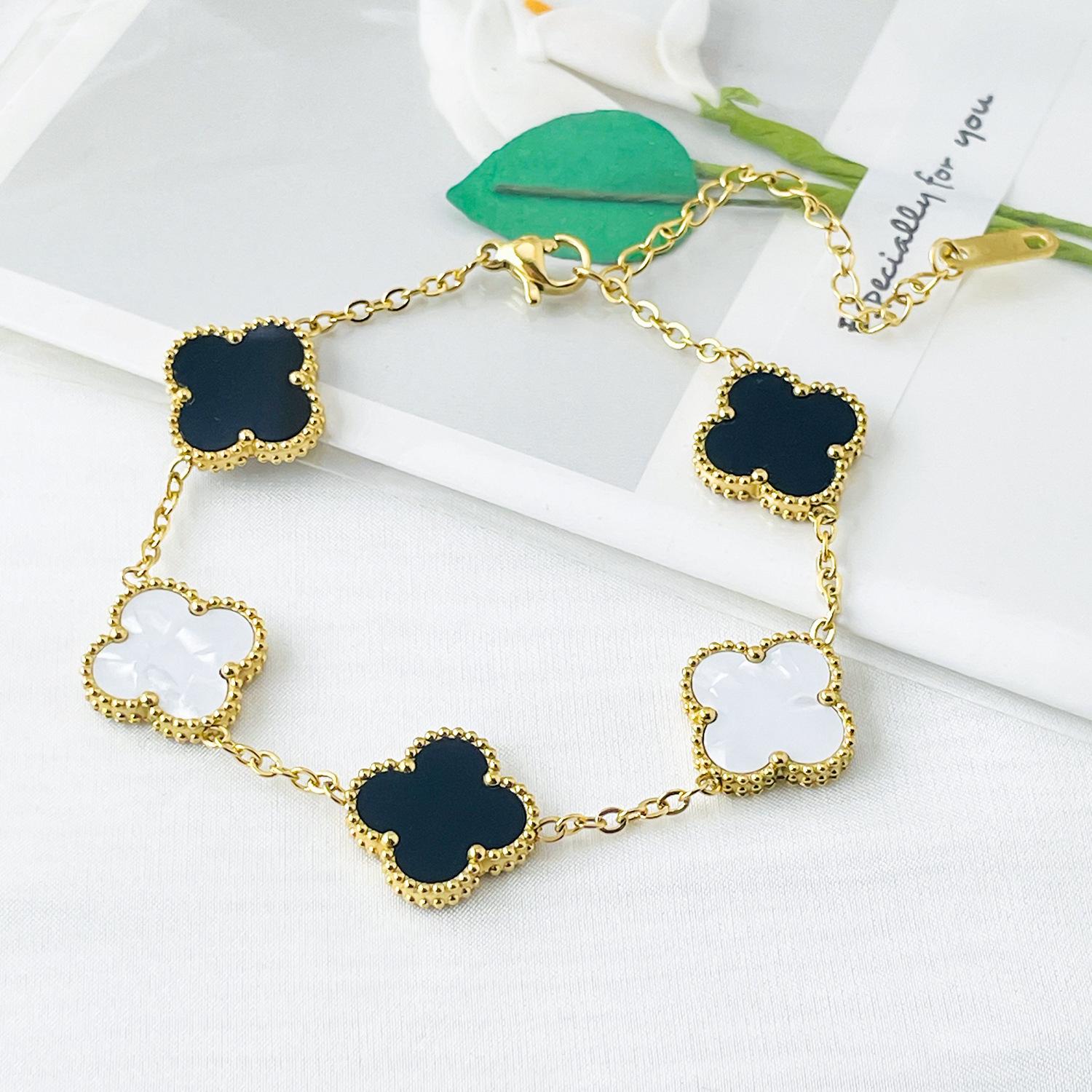 

Браслет с четырехлистным клевером 15 мм, черно-белый браслет с пятью цветами, легкая роскошь, темперамент, не теряет цвет, женский браслет