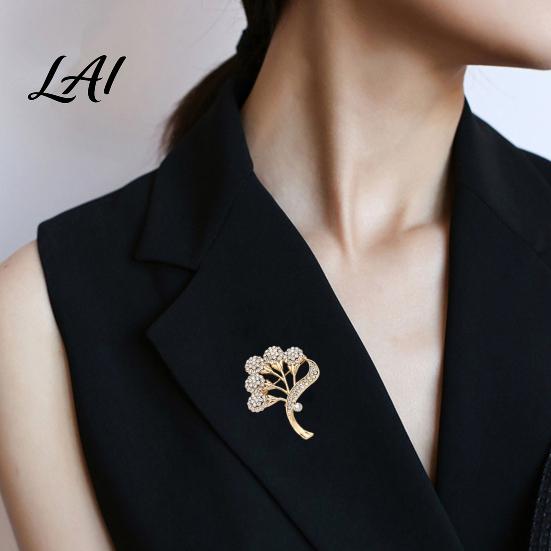 Dainty Floral Jewelry Rhinestone Flower Branch Brooch Alloy Lapel Pin for Wedding Party Brooch Women Clothing Accessories Daily Artistic