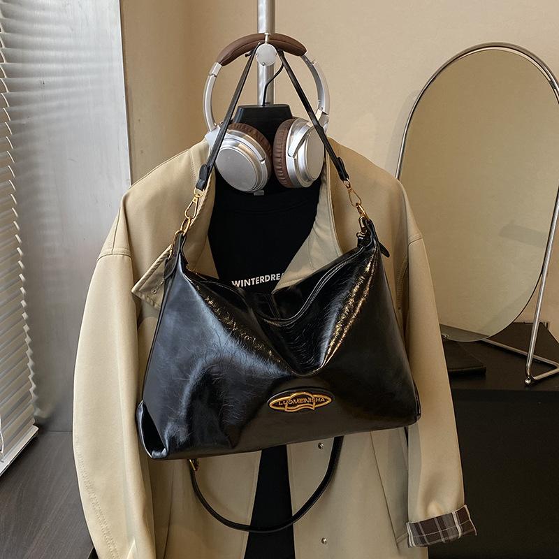 Tote Bag Women's Large Capacity 2025 New Trendy Fashion Simple Retro Design Going Out Commuting Shoulder Bag Messenger Bag