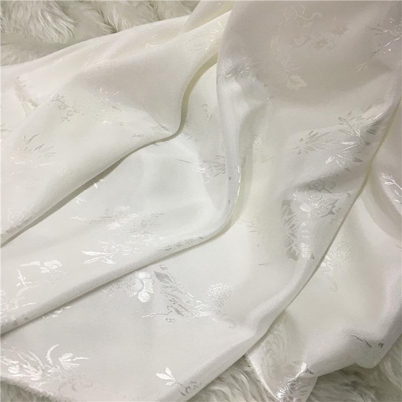 

Широкая 110 см Жаккардовая шелковая ткань в античном стиле Ткань с узором Броккада и Дракона Супермягкая Ткань для тренировочных костюмов Ханьфу Танские костюмы 100x110cm белый