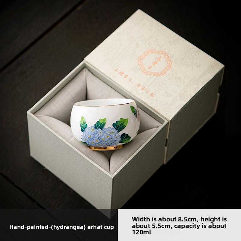 High-end hand-painted master cup ceramic teacup creative hydrangea white porcelain arhat cup kung fu tea set personal tea bowl