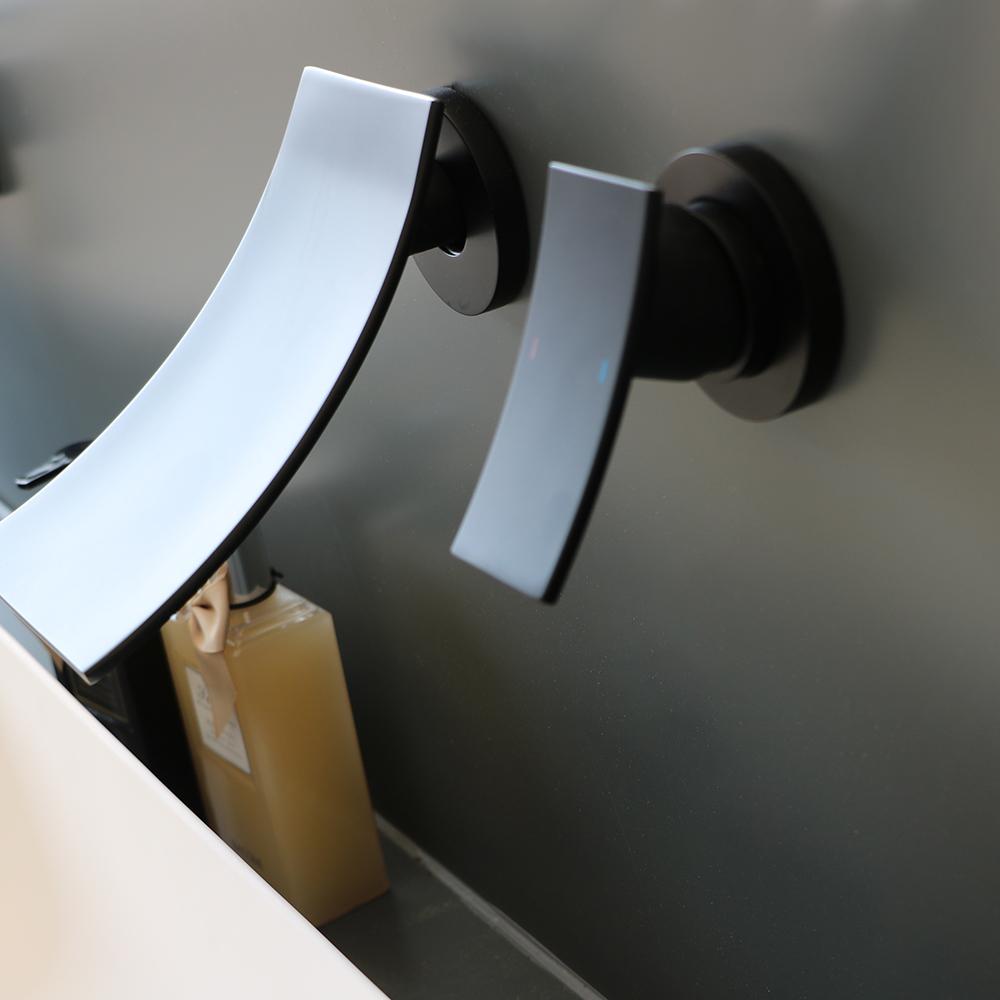 

Черный латунный смеситель для кухни, ванной, смеситель для умывальника, смеситель для горячей и холодной воды, однорычажный, с двумя отверстиями