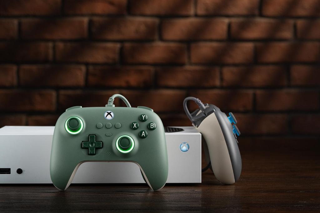 8BitDo Ultimate C Xbox Wired Controller with RGB Lighting and Hall Effect Compatible with Xbox Series X Xbox and Windows Officially Licensed Joystick,