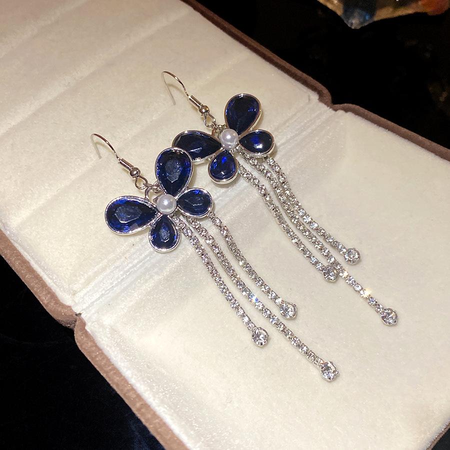 

Silver Needle Diamond Round Water Drop Pendant Earrings Personality Design Sense Fashion Exquisite Earrings Light Luxury Premium Earrings
