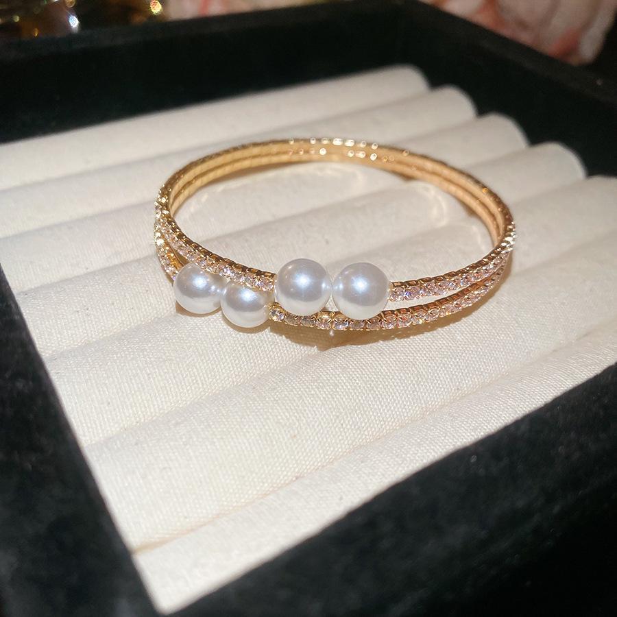 Baroque Pearl Open Bracelet - Elegant Light Luxury High-End Fashion Jewelry.