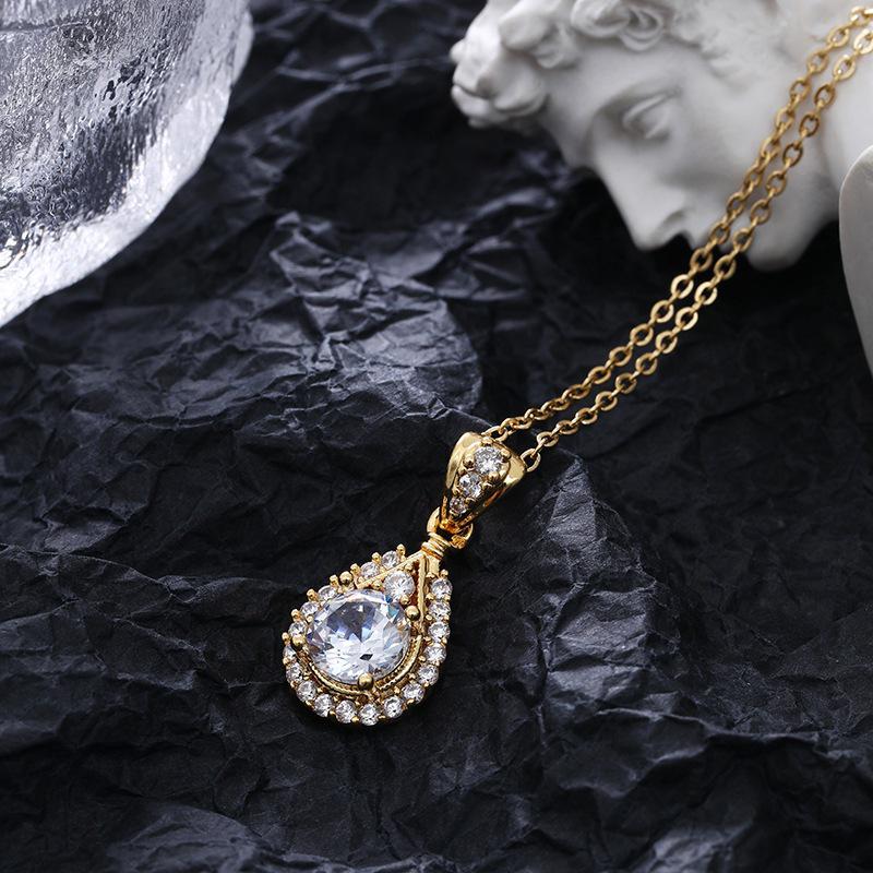 Fashionable Heart Titanium Steel Necklace: Women's Clavicle Chain, Hip Hop Style, Niche Design.