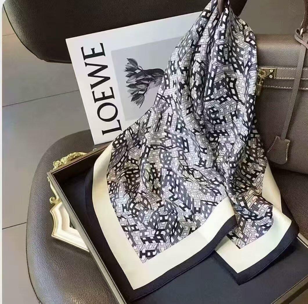 

New 70 * 70cm Korean style square scarf, silk scarf, all season sun protection scarf, tie bag, headband, versatile