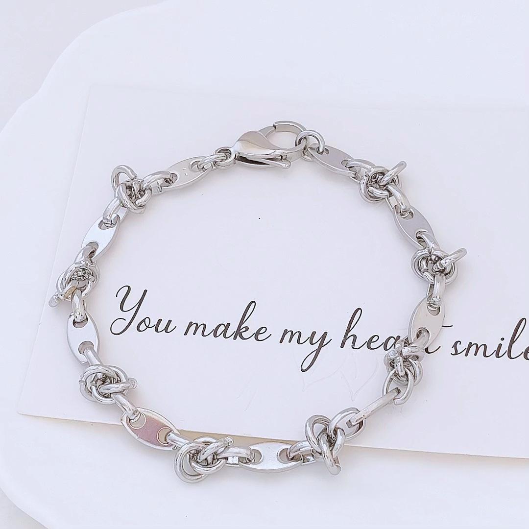 

Мужской браслет из нержавеющей стали - Модный и универсальный аксессуар серебряный