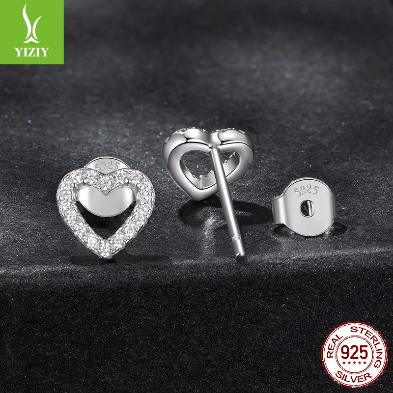 S925 Sterling Silver Love Moissanite Stud Earrings Simple Classic Versatile Heart Stud Earrings