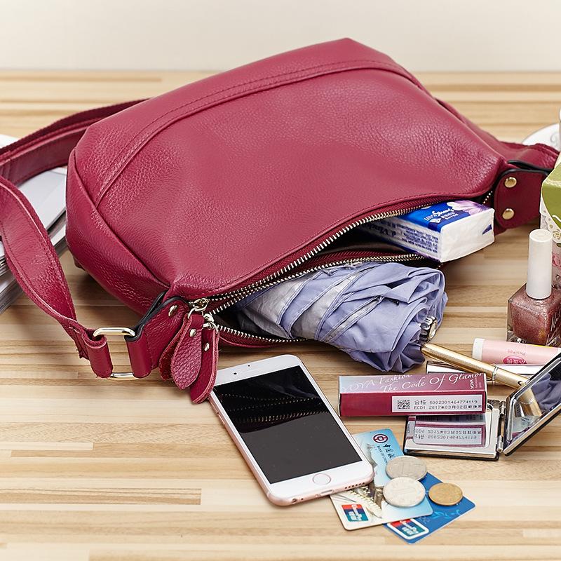 Middle-aged and elderly bags, first-layer cowhide mother bags wholesale, new middle-aged women's bags, messenger bags, soft leather.