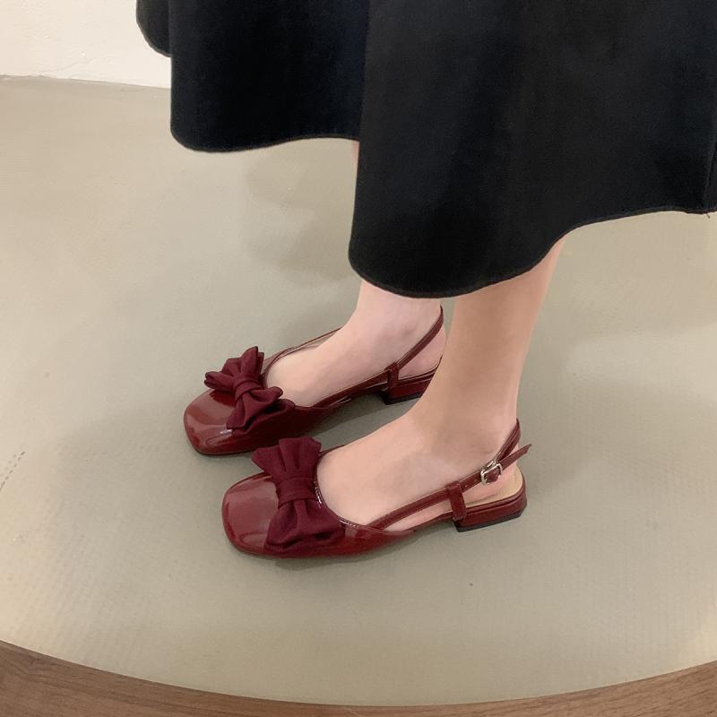 Baotou Sandalen Damen Sommer Feenstil 2025 neu Koreanische Version Student Französisches Temperament Lackleder Einzelne Schuhe Kinder Dicke Ferse