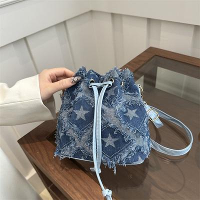 2025 Spring New Large-capacity Fashion Design Shoulder Leisure Bag Women's Tide Simple Commuter Portable Bucket Bag