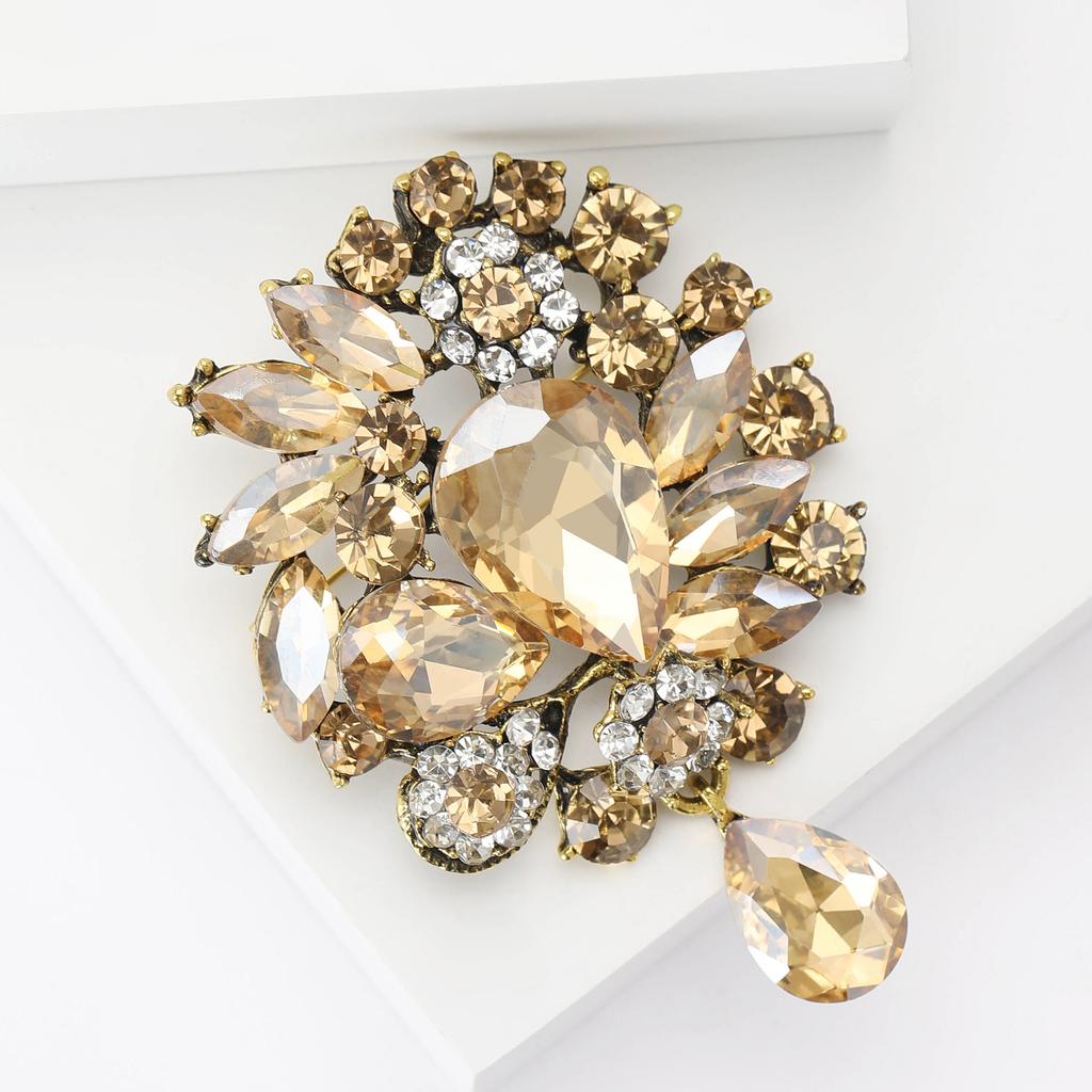 Fashion Creative Alloy Rhinestone Pendant Brooch Temperament Elegant Women'S Clothing Corsage Jewelry Pin