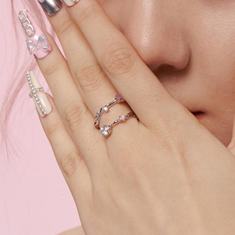 Stylish Adjustable Womens Heart Shaped Ring Featuring Unique Geometric Elements