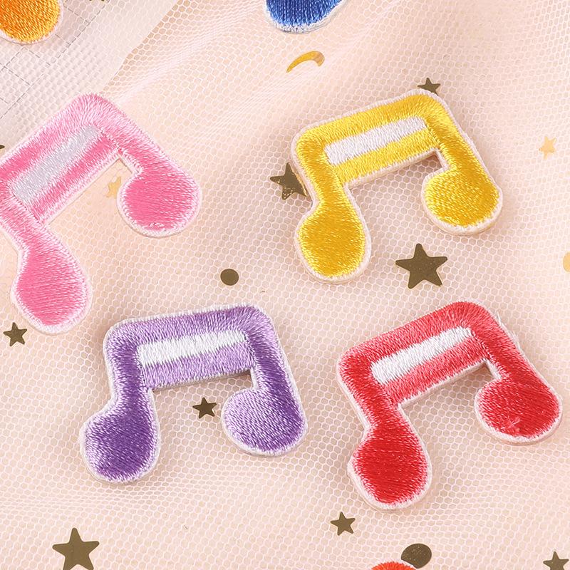 Borduurlabel cartoon muzieknoot stoffen label kledingaccessoires handboek DIY zelfklevende borduurstof sticker